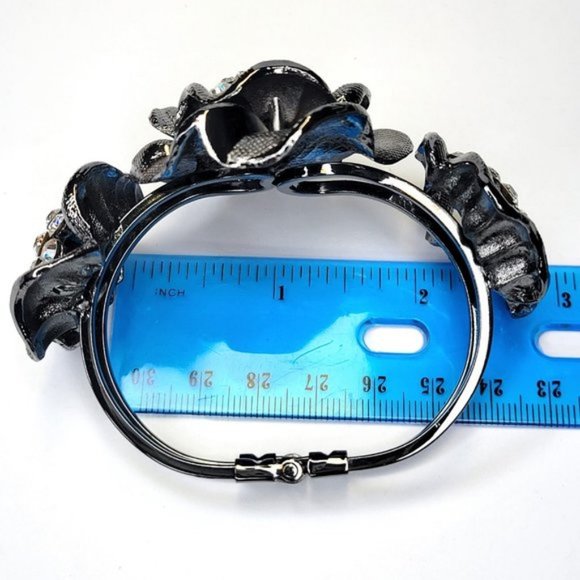 Sparkling Crystal Cuff Hematite Bracelet - Picture 13 of 15